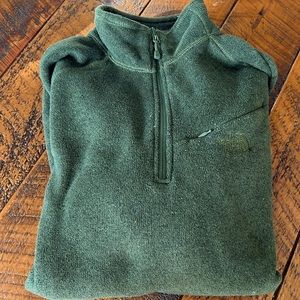 Mens very soft forest green North Face size large 3/4 Zip